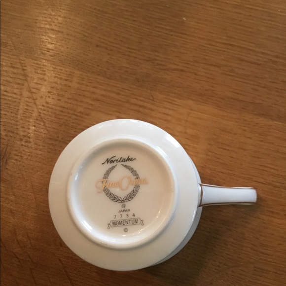 SOLD! Tea for two! Romantic Set of Fine China - Picture 4 of 8